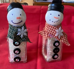 two Snowmen made using salt and pepper shakers