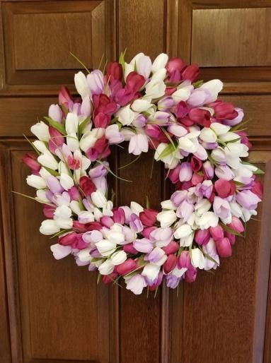 Tulip wreath class sticked on the door
